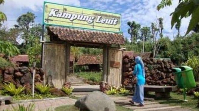 Kampung leuit