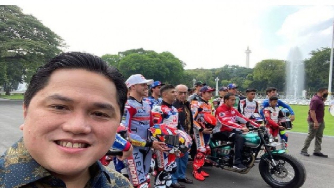 Erick Thohir bersama pembalap MotoGP di Istana 
