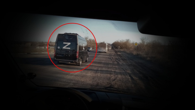 VIVA Militer: Mobil yang dipakai Sonia bersama militer Rusia.
