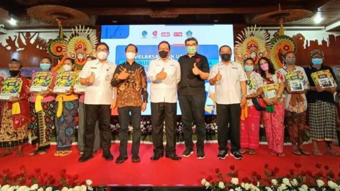 ANTV bagikan STB gratis dan sosialisasi migrasi TV digital di Bali.