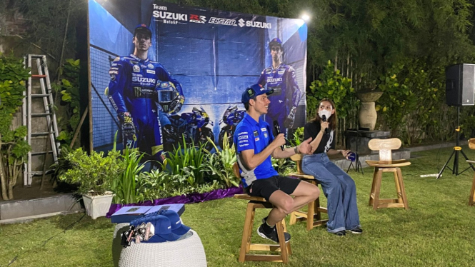 Pembalap Suzuki Ecstar, Joan Mir saat bertemu dengan awak media di Mandalika.