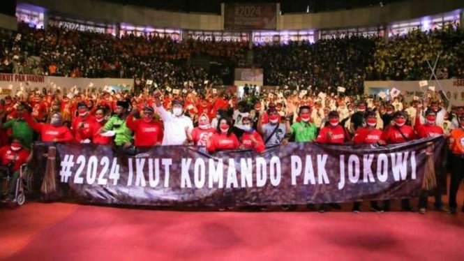 Relawan Presiden Joko Widodo di Surabaya.