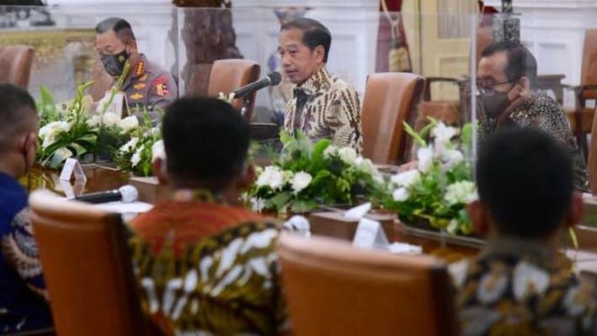 Presiden Jokowi bertemu pimpinan organisasi mahasiswa di Istana Merdeka.