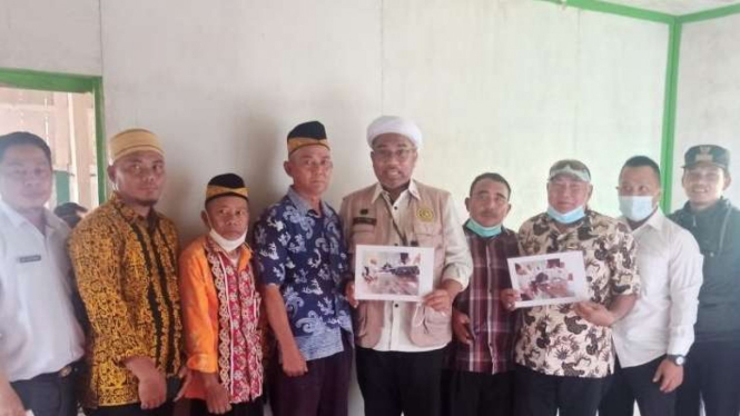  Kantor Staf Presiden (KSP) menemui sejumlah tokoh adat Paser Balik di Kelurahan Sepaku, Kabupaten Penajam Paser Utara, Kalimantan Timur.
