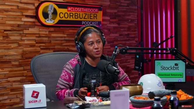 Pawang Hujan Rara di podcast Deddy Corbuzier.