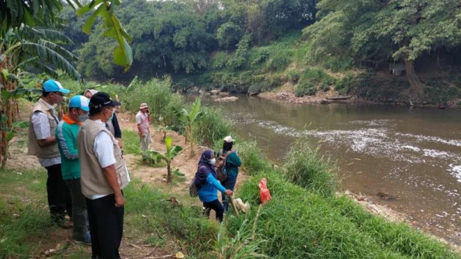 Pencemaran air sungai dan udara resahkan warga Vila Nusa Indah Ciangsana, Bogor