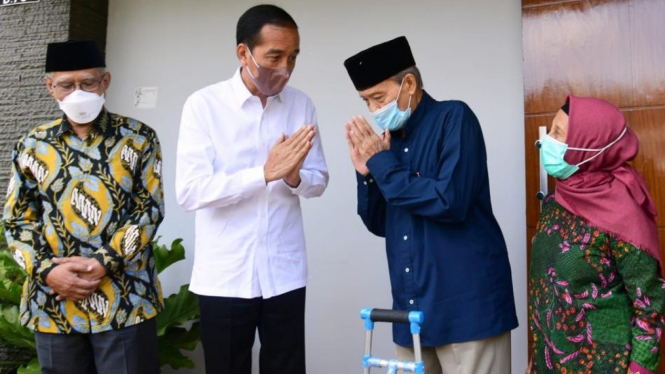 Presiden Jokowi jenguk Buya Syafii di Sleman, Yogya.