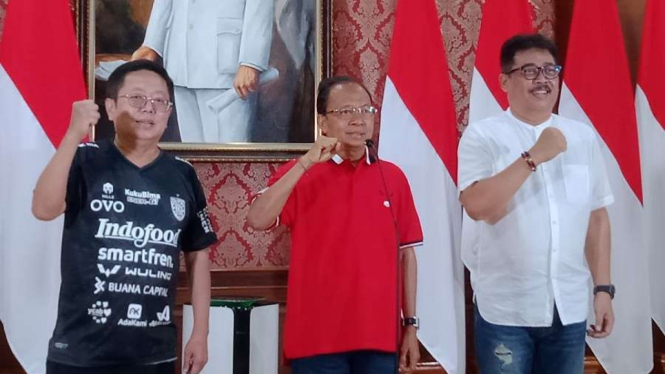 Gubernur Bali Wayan Koster resmi memberi izin penonton saat laga akhir Liga 1