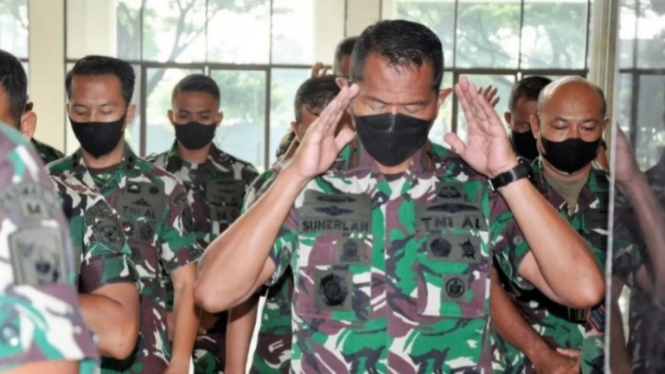 Doa Keluarga Dan Sahabat Tni Iringi Langkah 2 Prajurit Terbaik Marinir