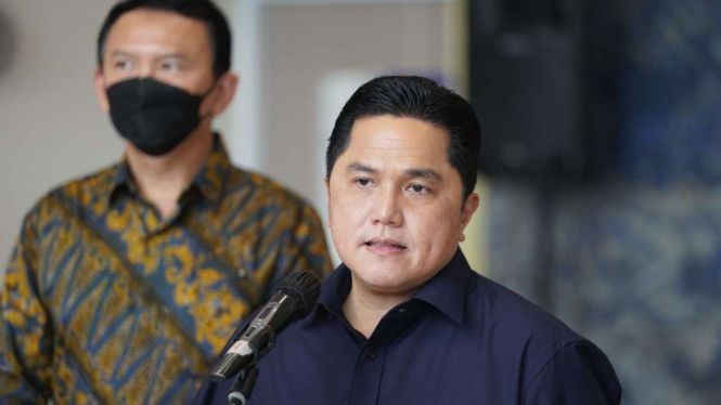 Menteri BUMN Erick Thohir ditemani Komisaris Pertamina Basuki Tjahaja Purnama.