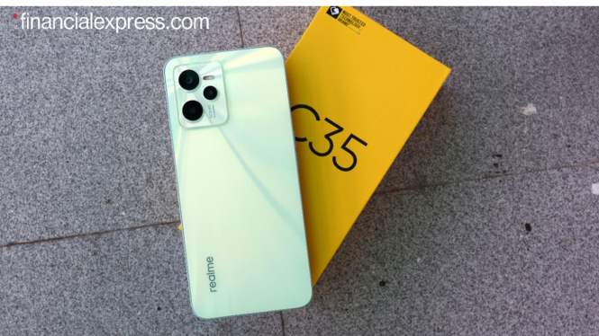 Realme C35.