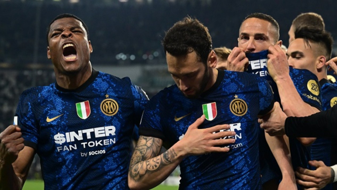 Pemain Inter Milan merayakan gol ke gawang JUventus