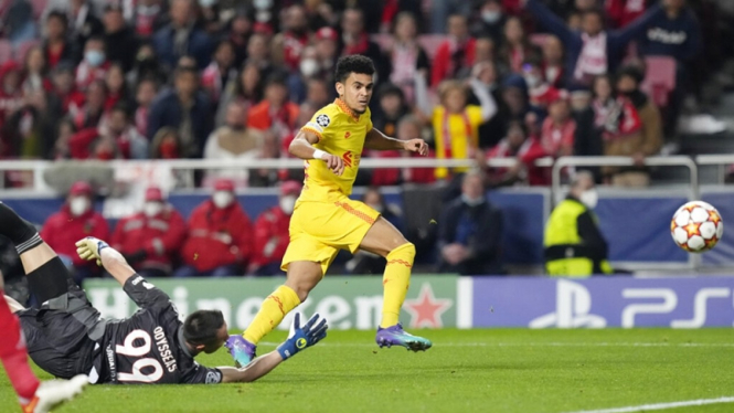 Luis Diaz dalam laga Liverpool vs Benfica