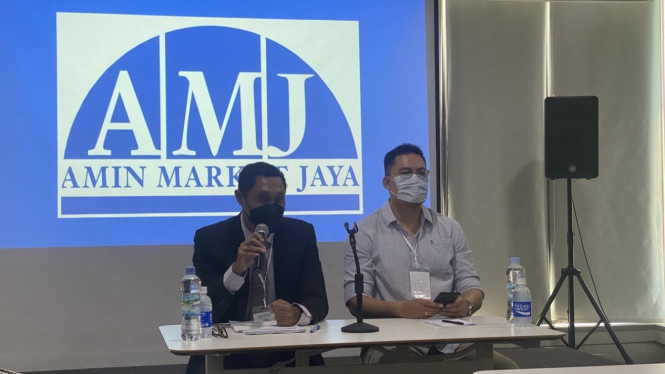 Konferensi pers manajemen PT Amin Market Jaya (AMJ) terkait ekspor minyak goreng