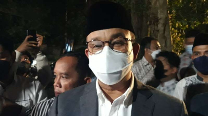 Gubernur DKI Jakarta, Anies Baswedan, di Masjid UGM, Yogyakarta.