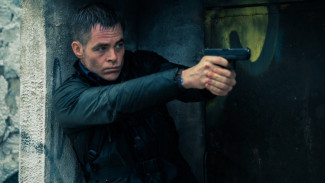 Tengok Aksi Chris Pine di Film The Contractor, Layak Tonton Gak Sih?