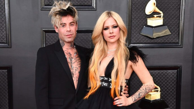 Avril Lavigne dan Mod Sun.