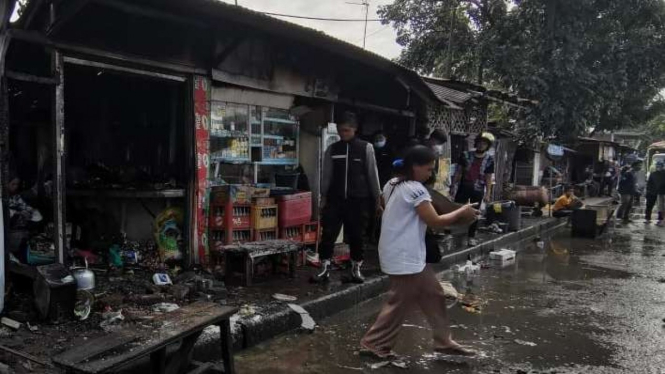 Pom mini di di Mekar Mulya Gedebage Kota Bandung, Jawa Barat, terbakar.