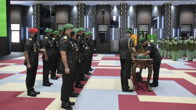 VIVA Militer: KSAD pimpin Sertijab 6 pejabat penting TNI AD