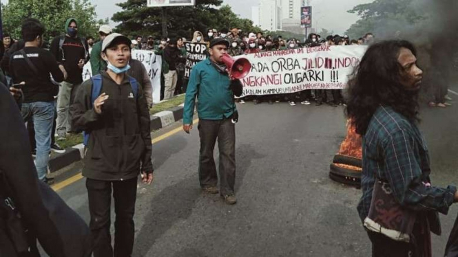 Mahasiswa Makassar demo tolak Jokowi 3 periode. (Foto ilustrasi)