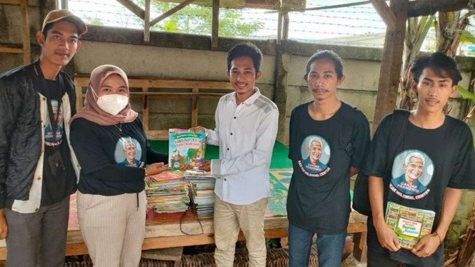 Ganjar milenial banten salurkan 200 buku di Banten