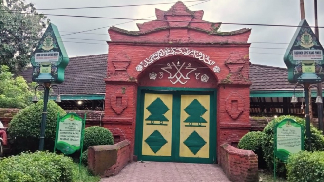 Masjid Agung Sang Cipta Rasa