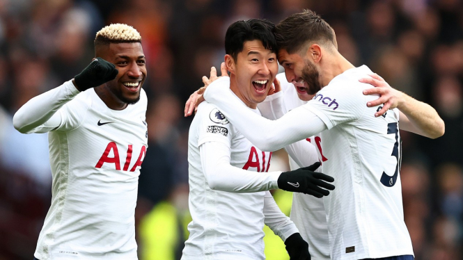 Pemain Tottenham Hotspur merayakan gol Son Heung-Min
