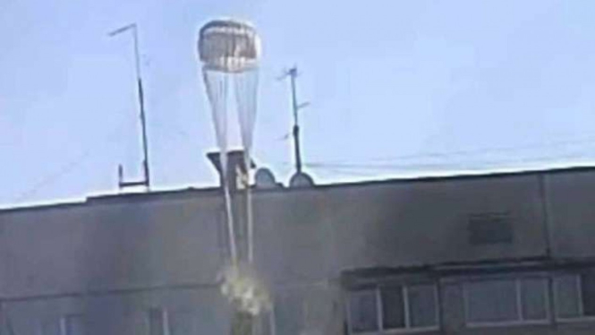VIVA Militer: Bom parasut Rusia meledak di Kharkiv, Ukraina