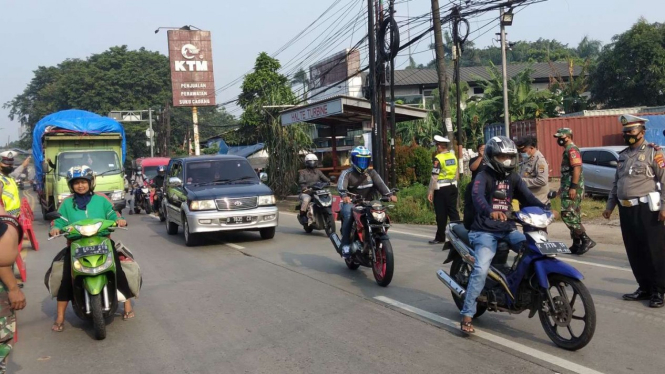 Polresta Tangerang lakukan penyekatan di 8 titik di wilayahnya.