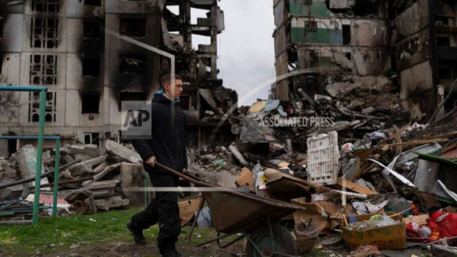Gedung-gedung di Kota Borodyanka, Ukraina hancur usai serangan Rusia