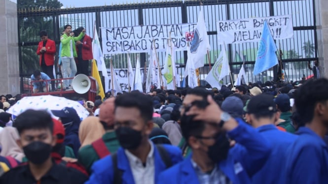 Aksi Demo BEM SI Tolak Jokowi 3 Periode