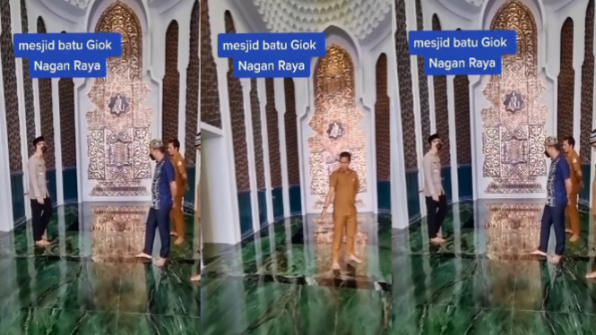 Viral Masjid Berlantai Batu Giok