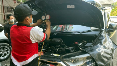 Ilustrasi bengkel mobil