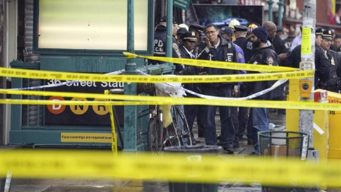 Tragedi penembakan terjadi di stasiun kereta bawah tanah Street Station di Brooklyn, New York, Amerika Serikat, Selasa 12 April 2022.