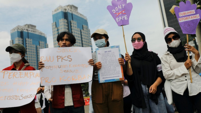 Kelompok pejuang hak perempuan Indonesia telah mengkampanyekan UU TPKS tersebut sejak diusulkan satu dekade lalu. (Reuters: Willy Kurniawan)