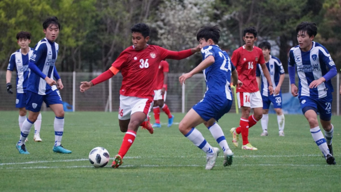 Timnas Indonesia U-19 melawan Yeungnam University