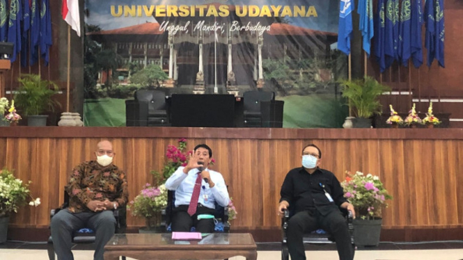 Rektor Universitas Udayana Prof I Nyoman Gde Antara