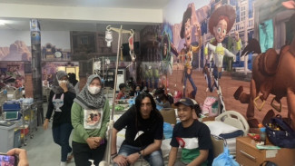 Cara Adam Jagwani Dukung Anak untuk Selalu Peduli