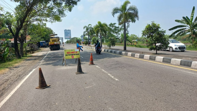 Titik perbaikan jalur Pantura di Cirebon.