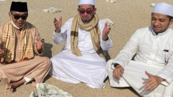 Salim Segaf Pimpin DPP PKS ziarah ke makam Jannatul Ma'la Mekkah, Arab Saudi.