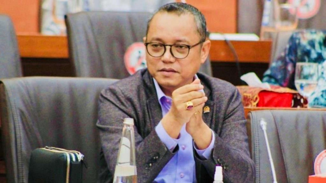 Deddy Yevri Hanteru Sitorus, Anggota Komisi VI DPR RI Fraksi PDIP