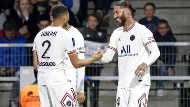 Sergio Ramos mencetak gol untuk Paris Saint-Germain
