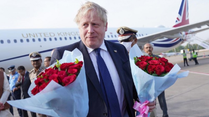 Perdana Menteri Inggris, Boris Johnson, tiba di Sarda Vallabhbhai Patel International airport di Ahmedabad, Gujarat, india.