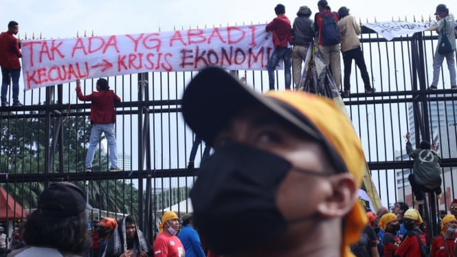 Aksi Demo Mahasiswa Depan DPR-RI