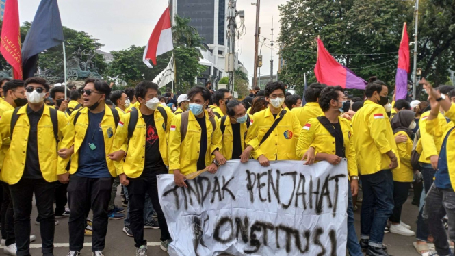 Mahasiswa demo di kawasan Patung Kuda, Jakarta.
