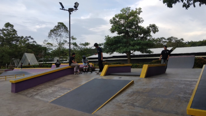 Area bermain skateboard di BSD Extreme Park, Tangerang.