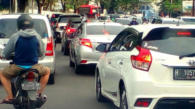 Kepadatan di Jalur Mudik Kota Semarang