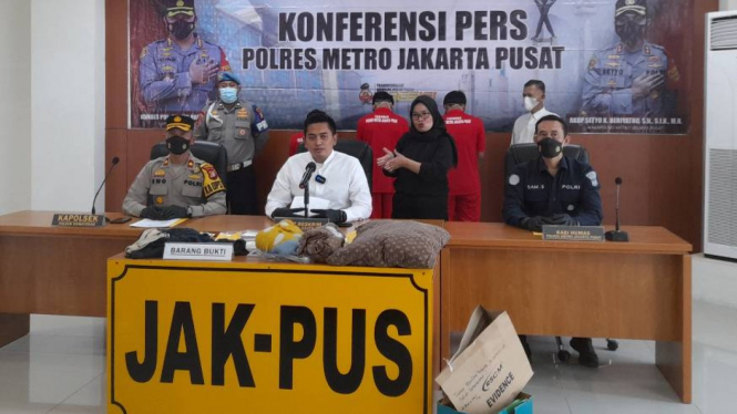 Polres Jakpus merilis 3 pelaku pemerkosaan di Kemayoran, Jakpus.