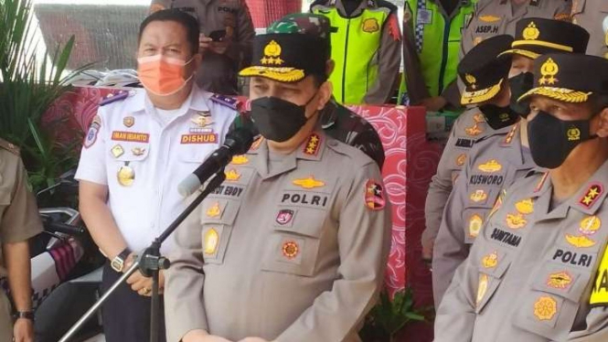 Wakil Kepala Kepolisian Republik Indonesia Komjen Pol Gatot Eddy Pramono Komjen Pol Gatot Eddy Pramono meninjau Pos Terpadu Cileunyi, Kabupaten Bandung, Jawa Barat, Senin, 25 April 2022.