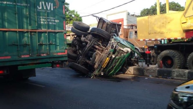 Kecelakaan truk di jalur utama mudik Solo-Semarang, macet terjadi